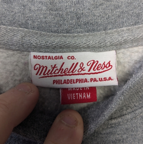 MITCHELL & NESS Crewneck women Toronto Rapters size medium - Picture 3 of 8